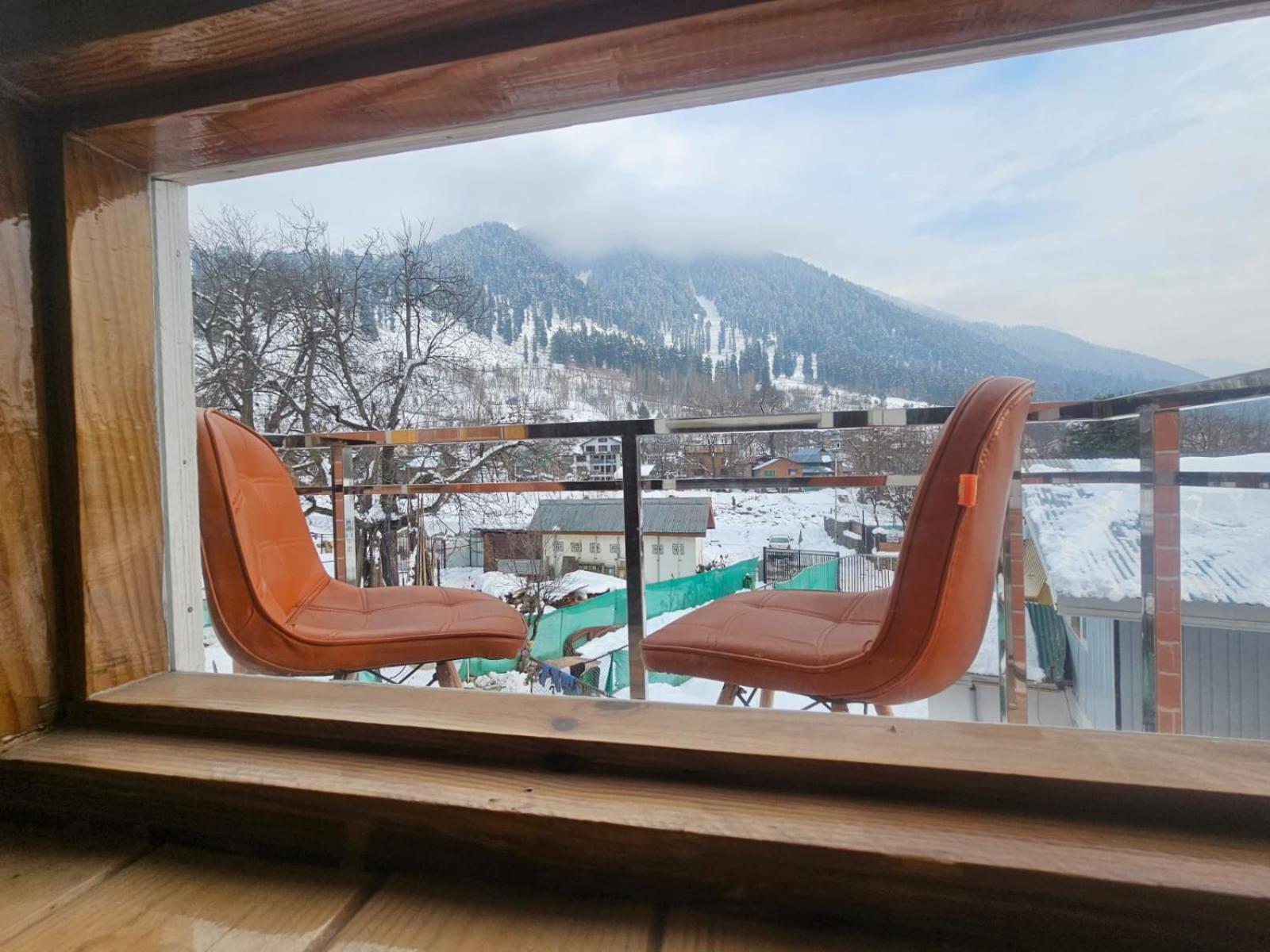Hotel Delta View Pahalgām Esterno foto